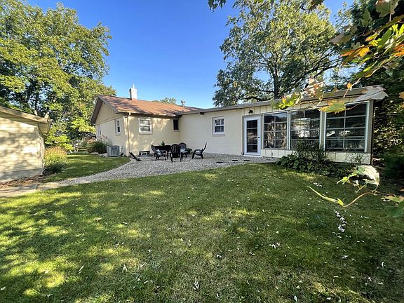 2nd image of 601 W Michigan St
