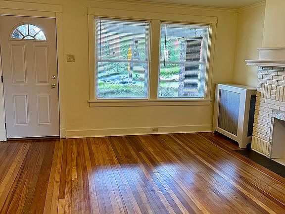 5th image of 810 Heberton St