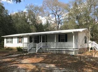 102 Honeysuckle Ct, Hawthorne, FL 32640