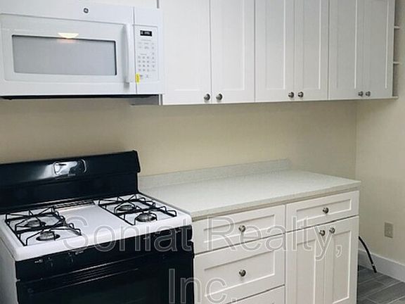 3rd image of 710 Burdette St #1A-710-1A