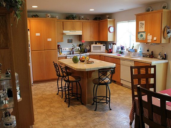 2nd image of 1818 Island Dr