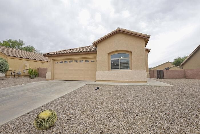1st image of 1072 E Stronghold Canyon Ln