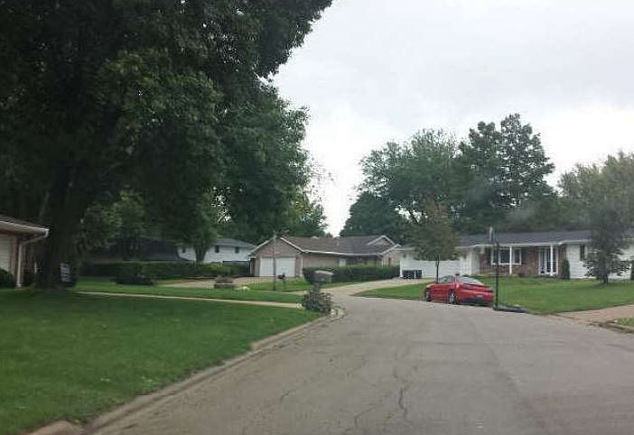 2nd image of 825 King Arthur Ln