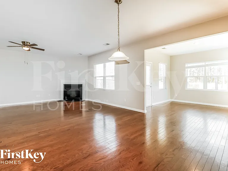 602 Bridgewater Ct — Photo 4