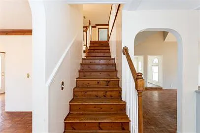 681 Marlborough Dr — Photo 17