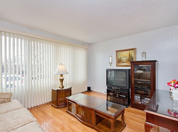2nd image of 10940 S Buffalo Ave