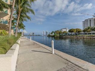 3330 NE 190th St APT TH18, Miami, FL 33180