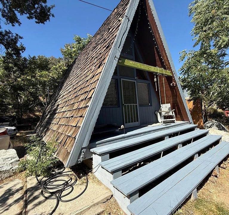 1st image of 219 Pine Canyon Dr