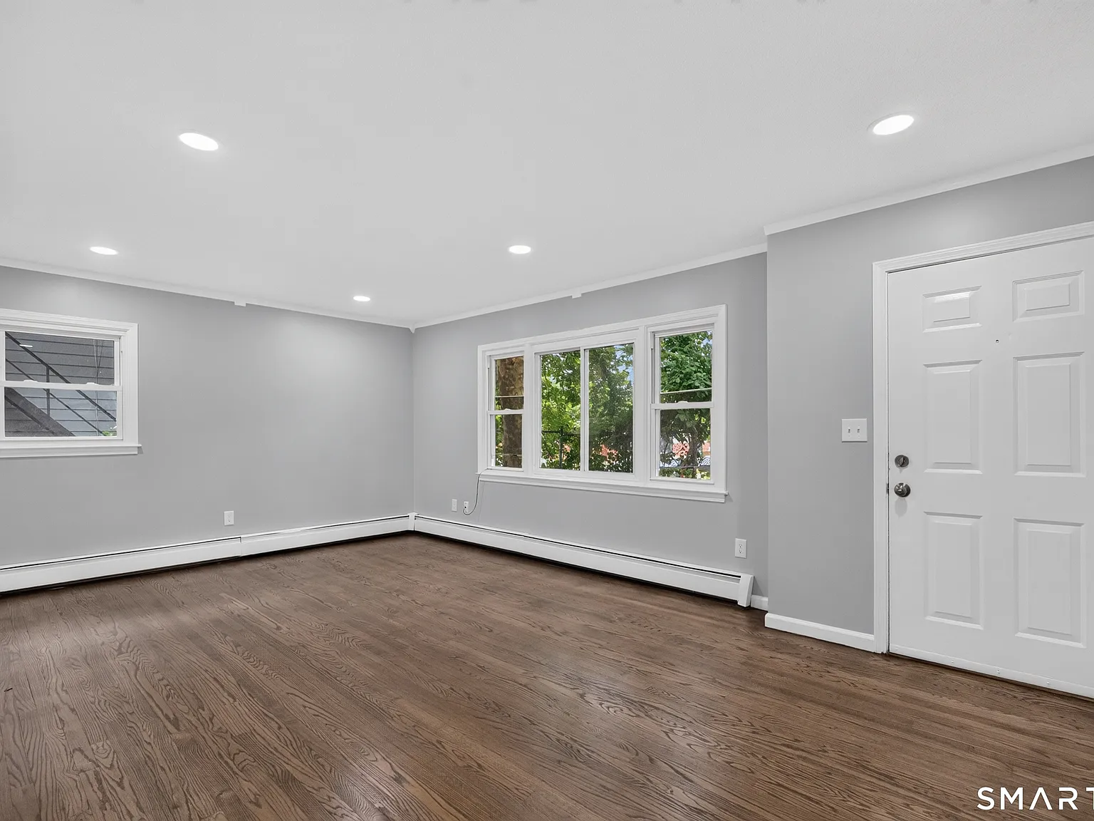 3 bed, 1.0 bath, 2199 sqft, $2,250 — Photo 4