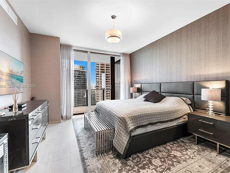 1000 Brickell Plz #Penthouse 5301 — Photo 8