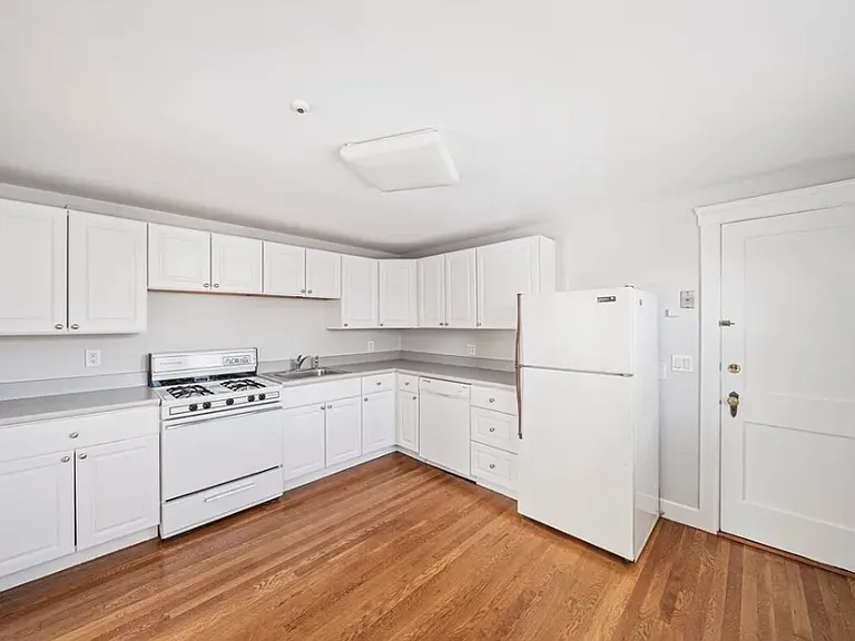 12 Hartwell St #12A — Photo 2