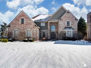 15074 Poplar Dr, Monroe, MI 48161