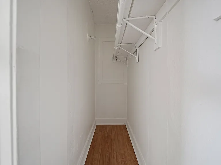 1033 N Edgemont St #1/2 — Photo 9