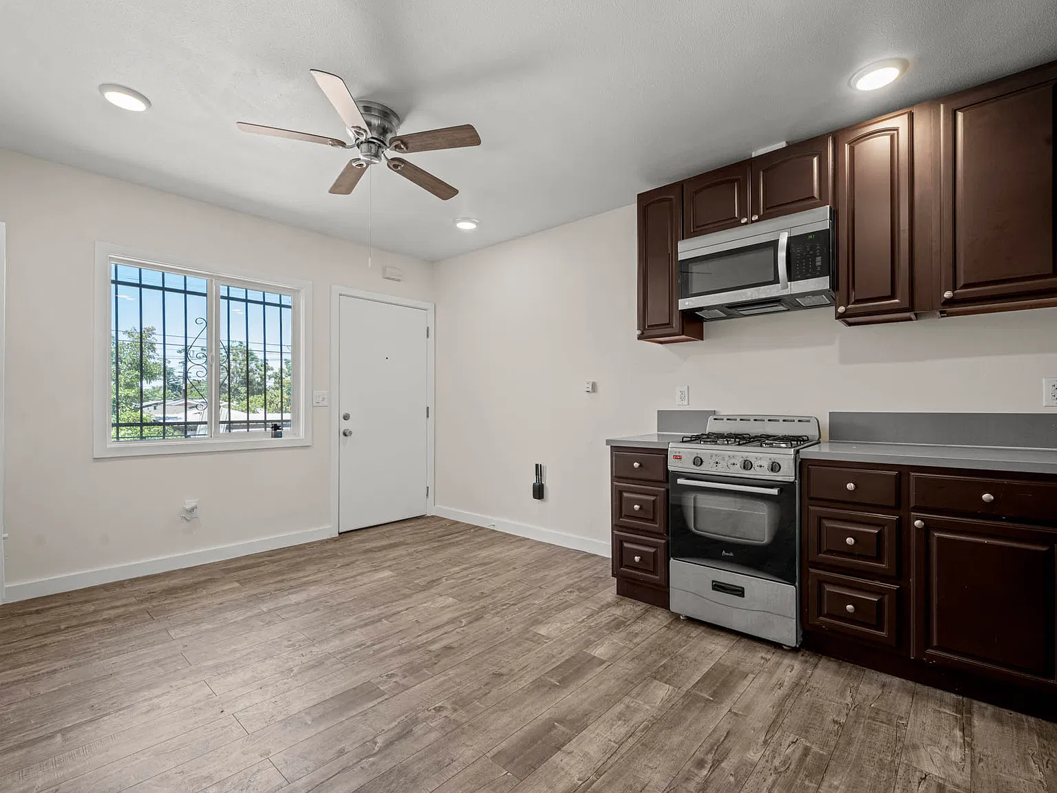 1635 E Imperial Hwy — Photo 1