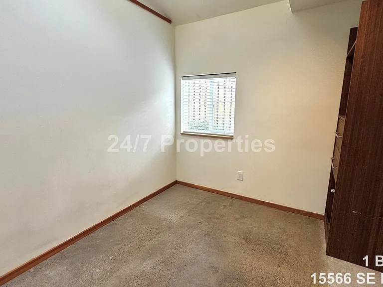 15566 SE Lark Ave — Photo 8