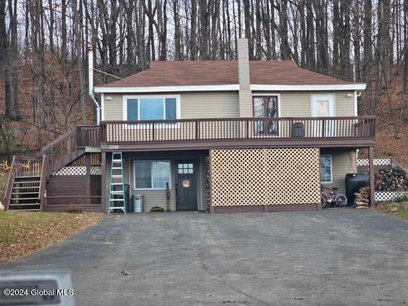 2nd image of 2298 Coach Rd