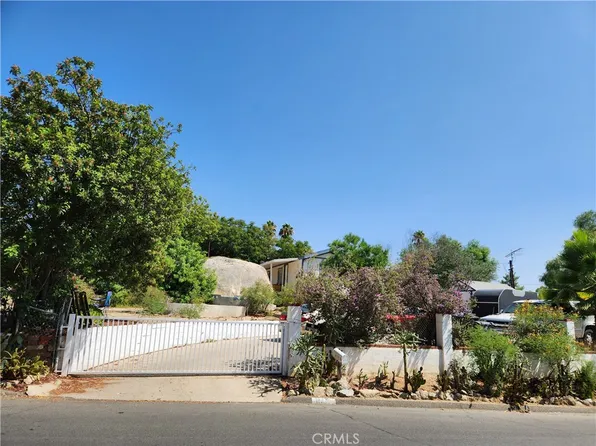 415 Shawnee Rd, Perris, CA 92570