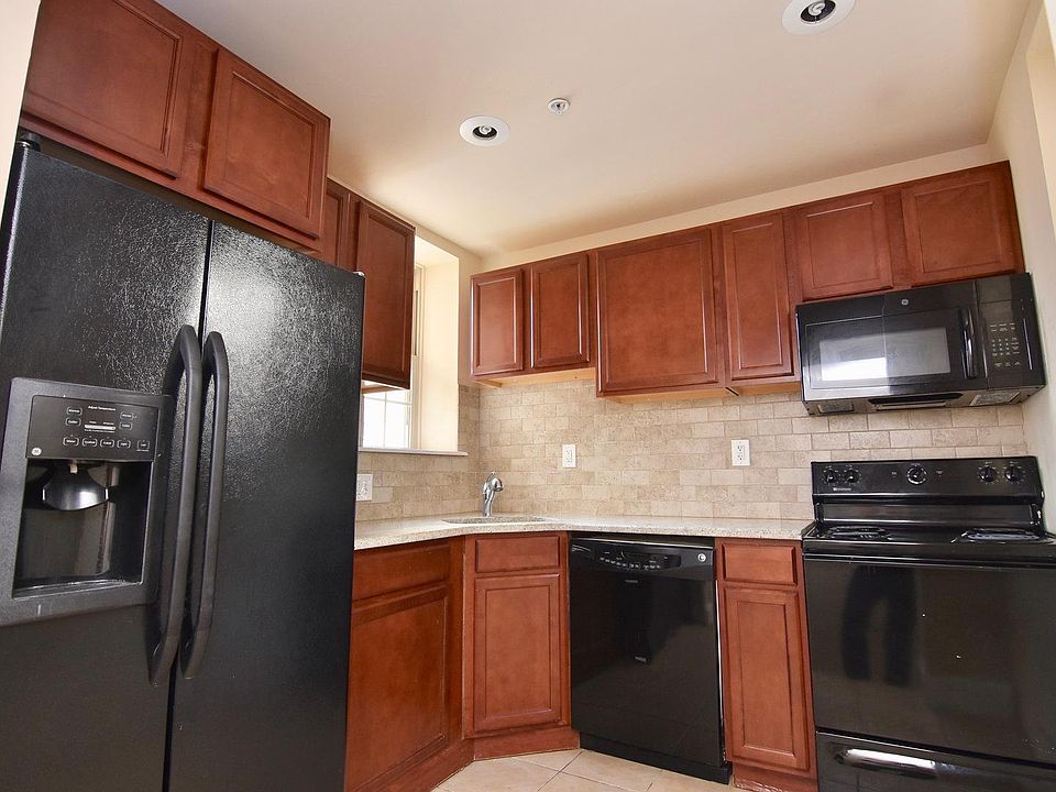 1st image of 1325 N Franklin St #2F