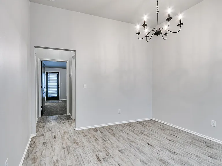 930 Chase Ln — Photo 17