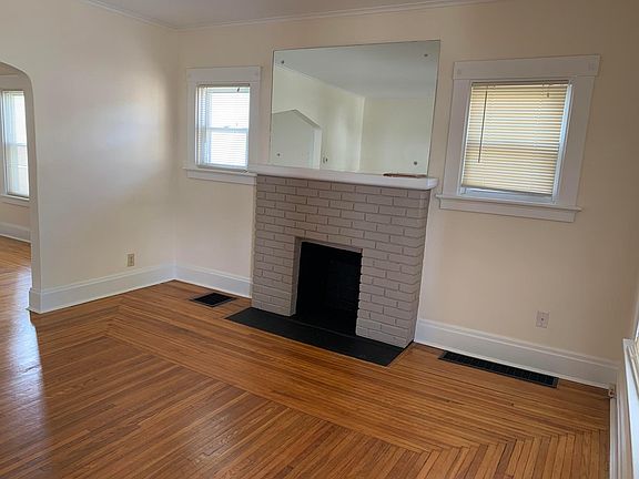 3rd image of 113 W 33rd St Floor 1