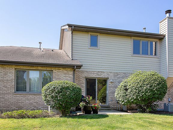 5th image of 9446 Debbie Ln