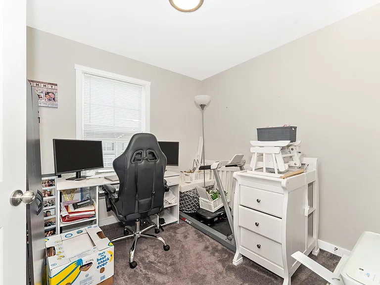 31 Moses Dr — Photo 9