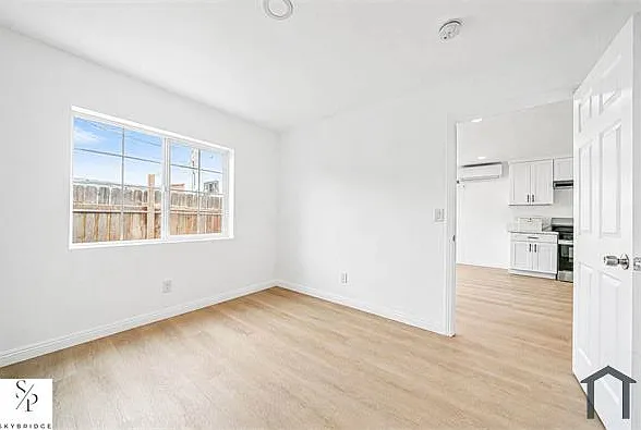 1428 W 59th St #3-4 — Photo 16