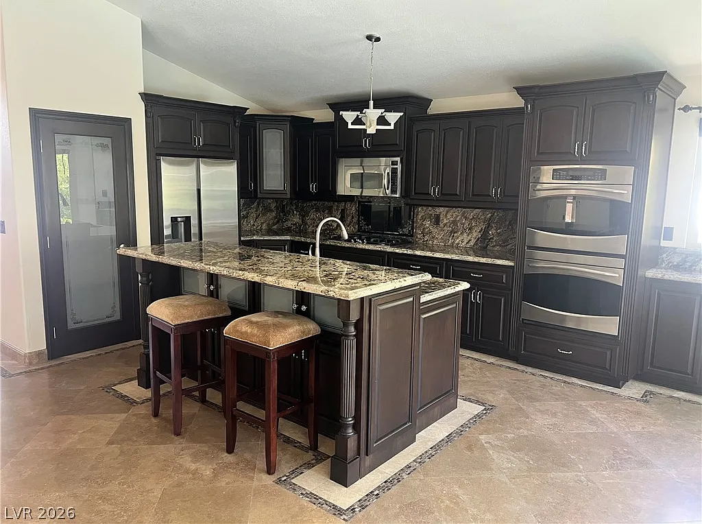 4 bed, 3.0 bath, 2911 sqft, $3,300 — Photo 4
