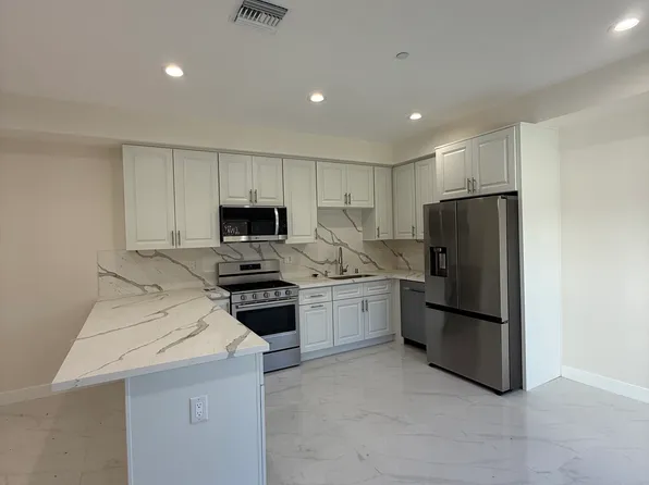 2215 N Naomi St, Burbank, CA