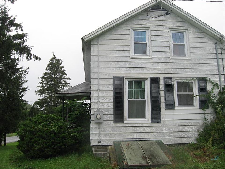 2nd image of 264 Lewis St