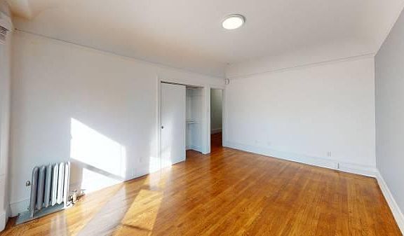 2nd image of 535 Leavenworth St APT 24