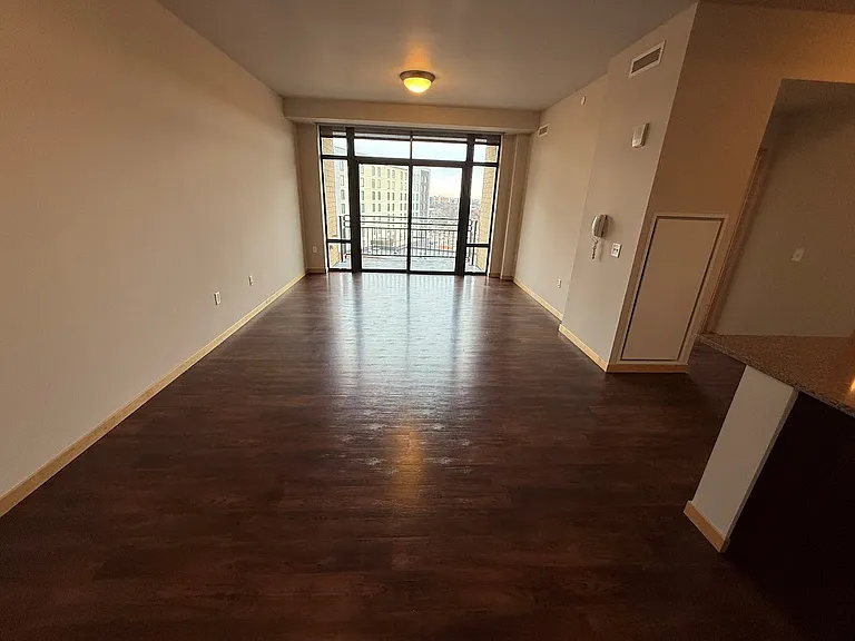 Venture Luxury High Rise — Photo 128