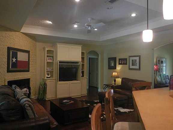 3rd image of 194 Stonewood Ln