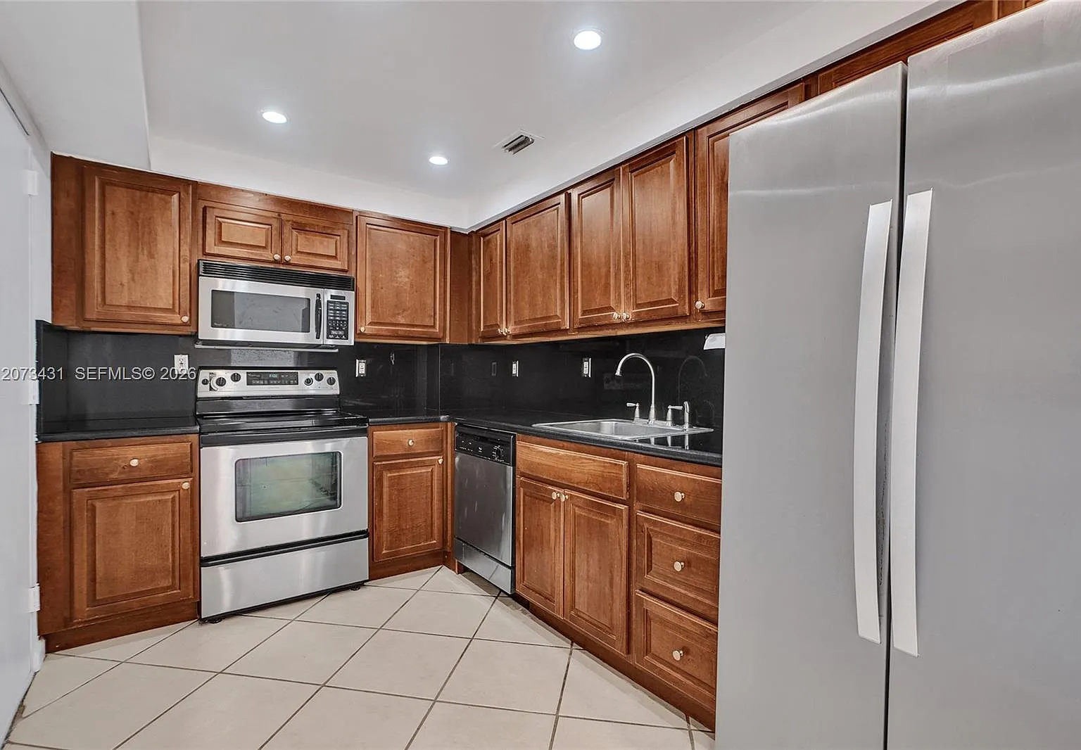 Island Pointe Condo — Photo 4