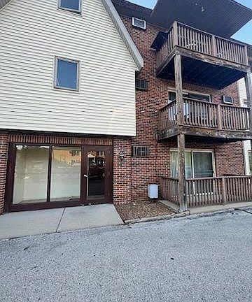 2nd image of 6645 172nd St APT 2B