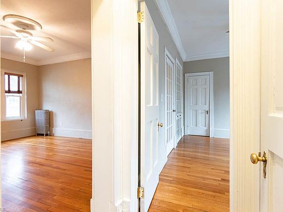 5th image of 904 W Market St APT A1