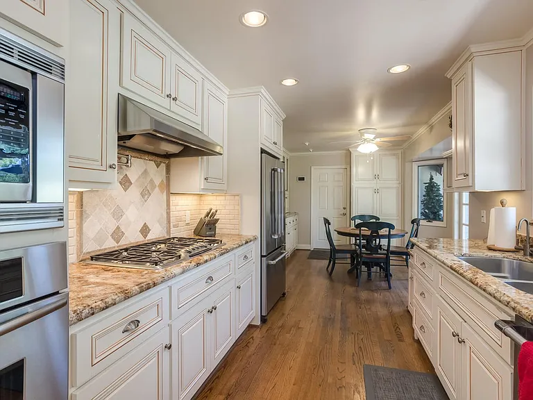 1176 Koch Ln — Photo 4