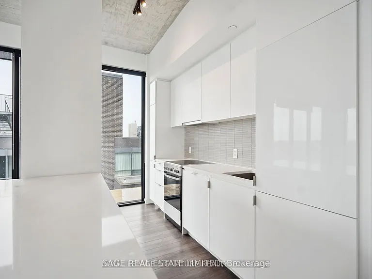 7 Smith Cres #Penthouse 808 — Photo 4
