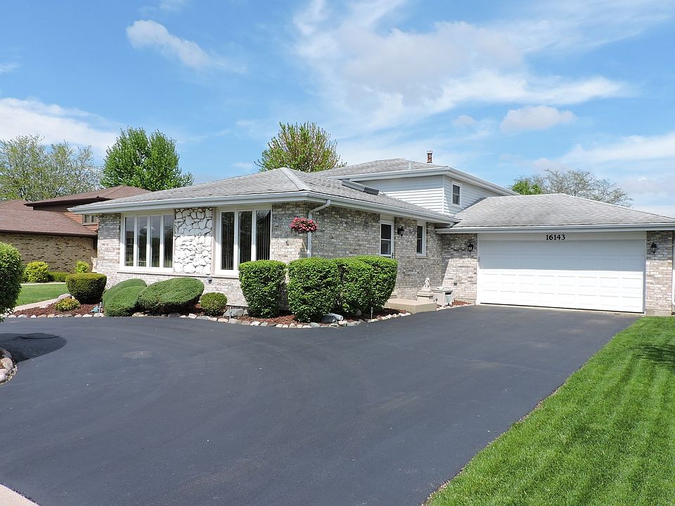 1st image of 16143 Apple Ln