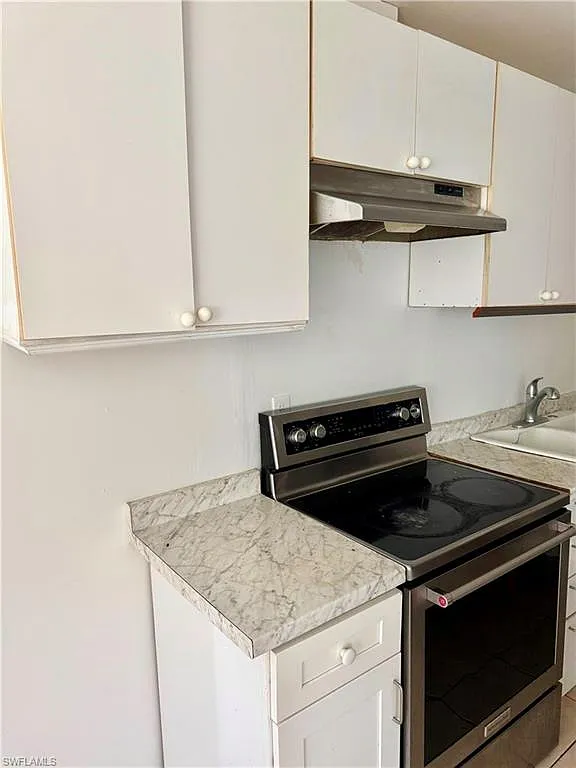 3 bed, 2.0 bath, 1060 sqft, $2,000 — Photo 4