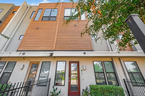 2401 Crawford St Photo 1