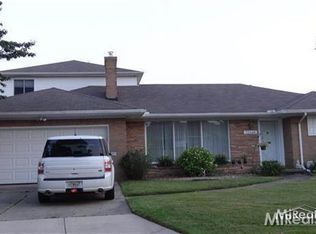 22446 Lakecrest St, Saint Clair Shores, MI