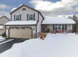 599 Flora Dr, Algonquin, IL