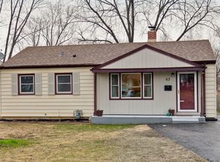 63 S Seymour Ave, Mundelein, IL