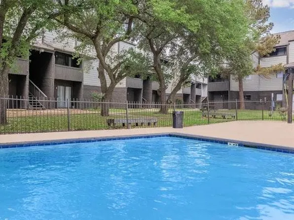 Holleman Oaks, 1501 Holleman Dr, College Station, TX 77840