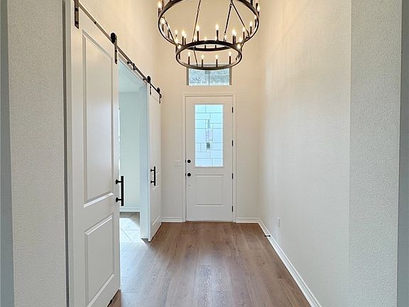 2nd image of 2405 Blessed St