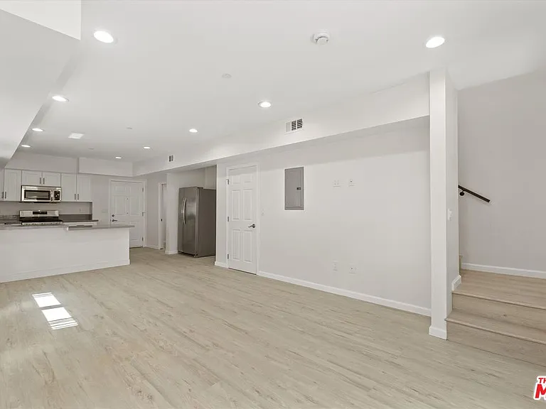 1409 N Hobart Blvd #104 — Photo 23