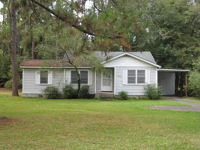 1508 Iola Dr