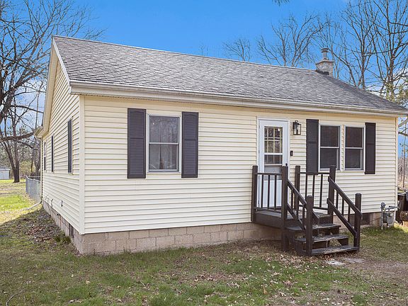 2nd image of 704 Linwood Ave