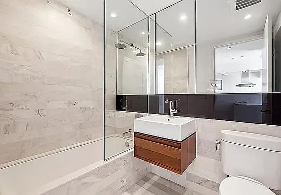 4th image of 100 Norfolk St Penthouse B